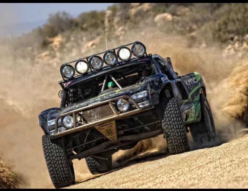 Гоночный внедорожник