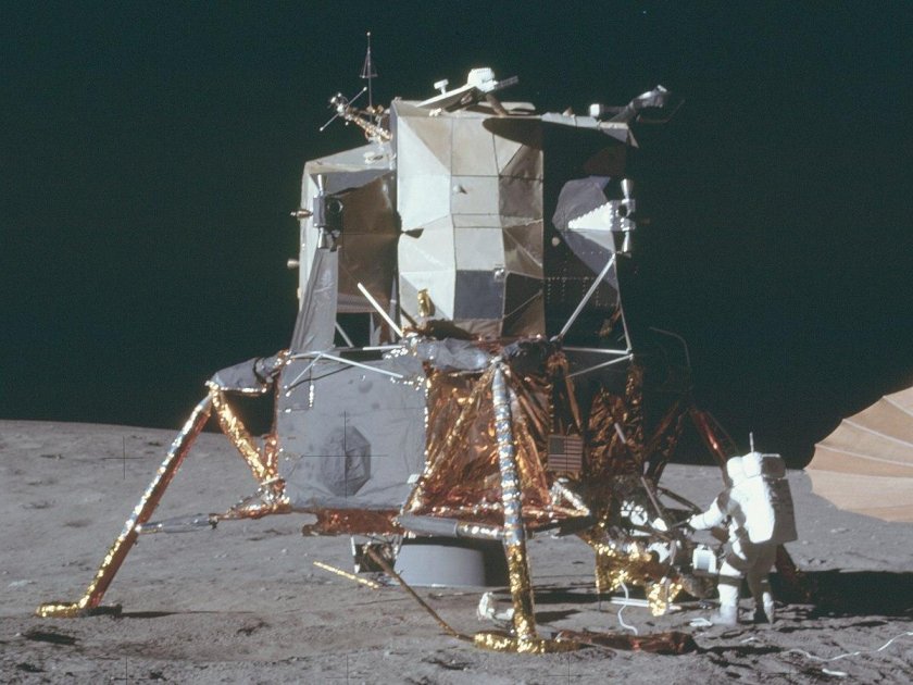 Аполлон 11 космический корабль