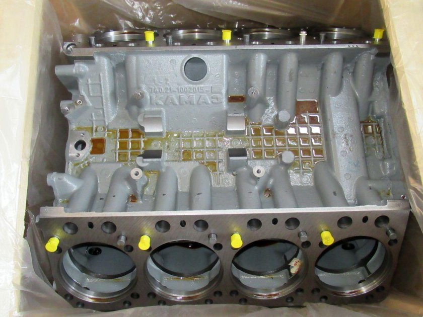 Блок цилиндров 740.21-1002012