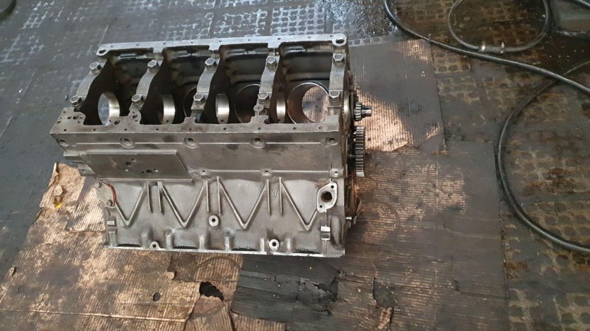 Блок цилиндров камаз 740.21-1002015