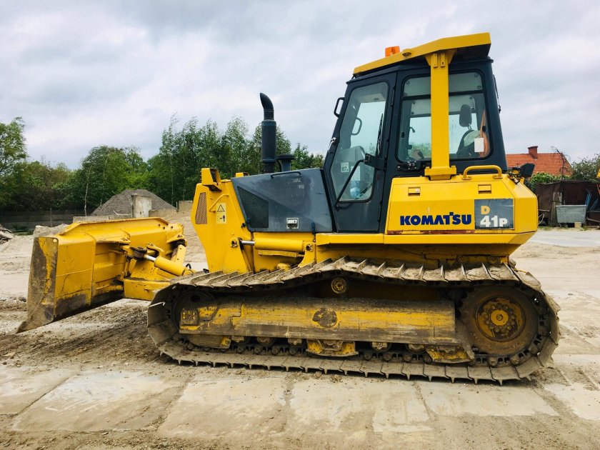 Бульдозер Komatsu d41e