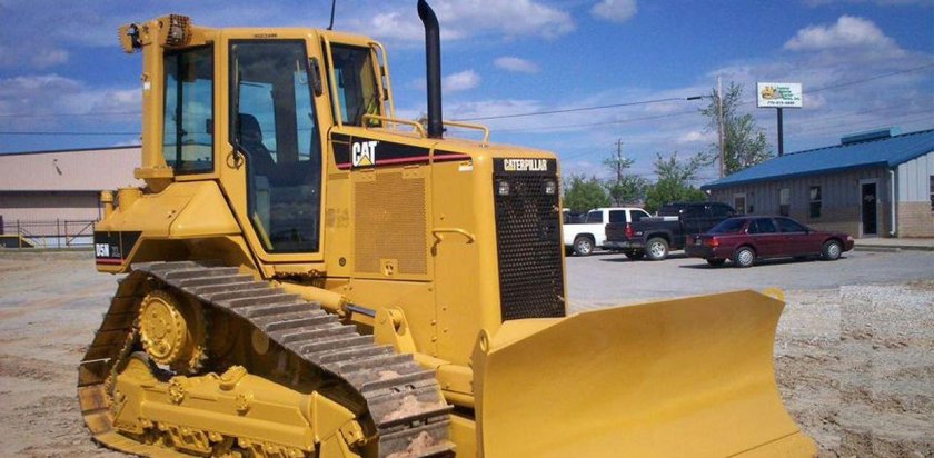 Катерпиллер бульдозер
