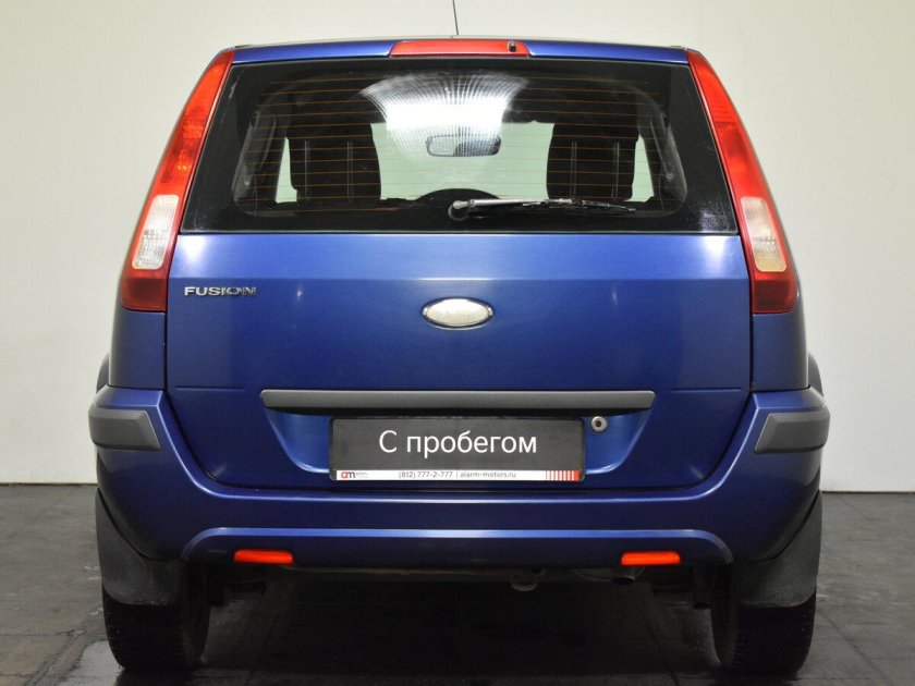 Ford Fiesta mk5 синяя