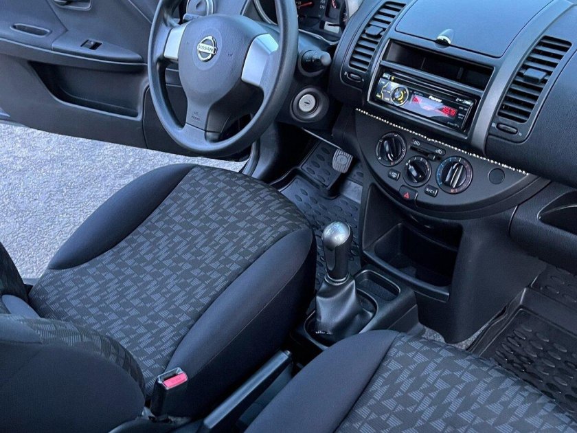 Nissan note i