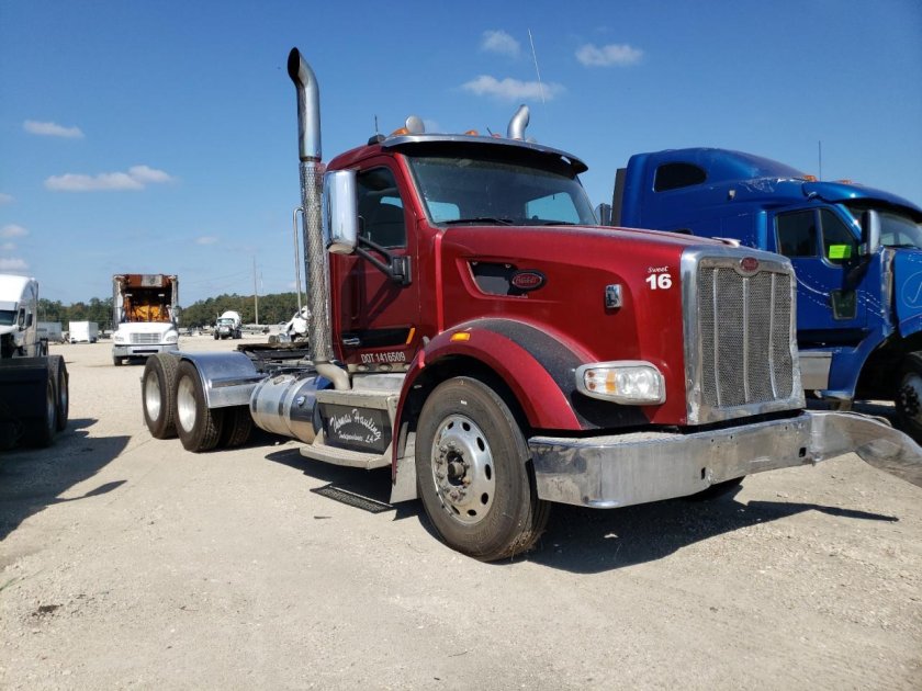Peterbilt 567