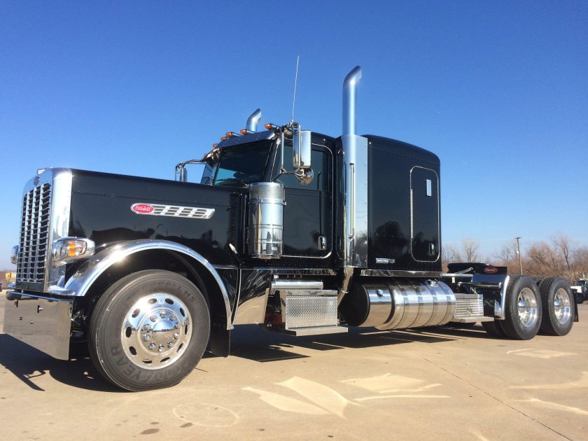 Петербилт 389