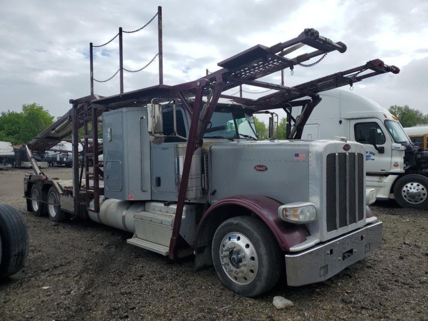 Грузовик peterbilt