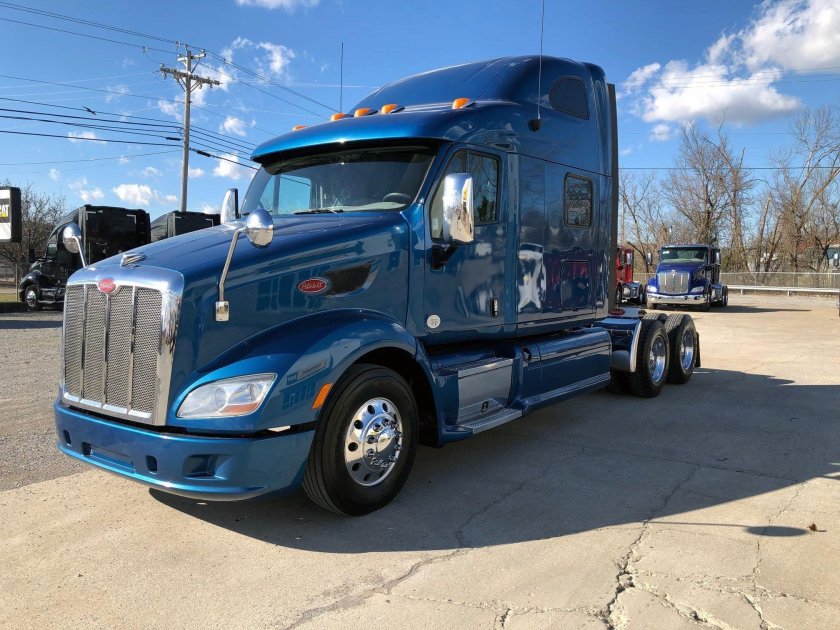 Peterbilt 587