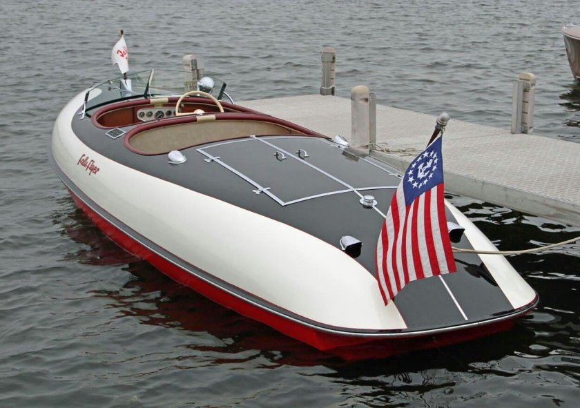 Катер Ларсон