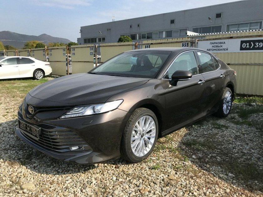 Серая Камри 70