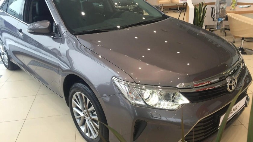 Тойота Камри 55 серая