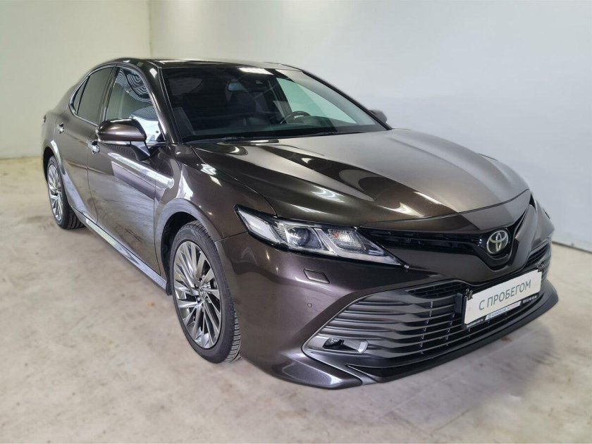 Toyota Camry 2017 - 2021 xv70 коричневый