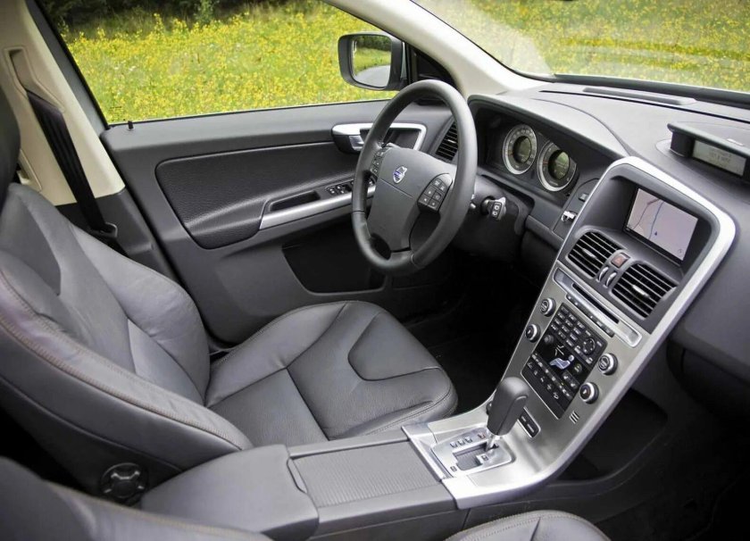 Volvo xc60 2010 салон
