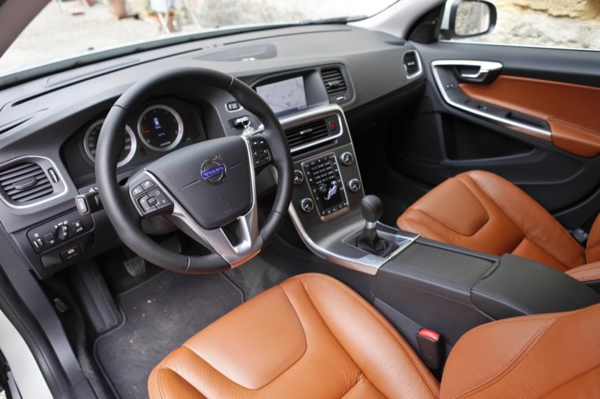 Вольво хс60 внутри