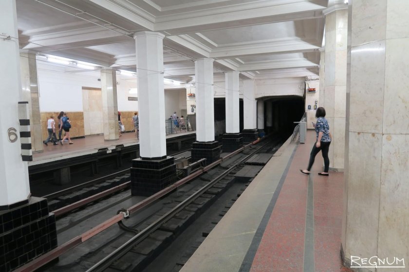 Станция метро Александровский сад