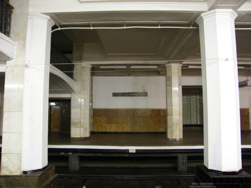 Станция метро Александровский сад Москва