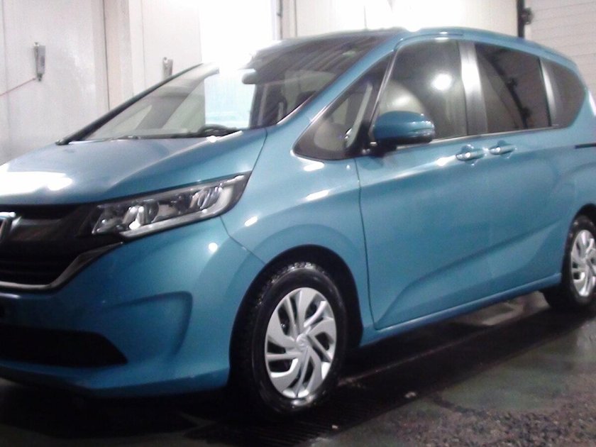 Хонда Фрид голубая