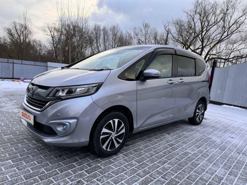 Хонда фрид 2016