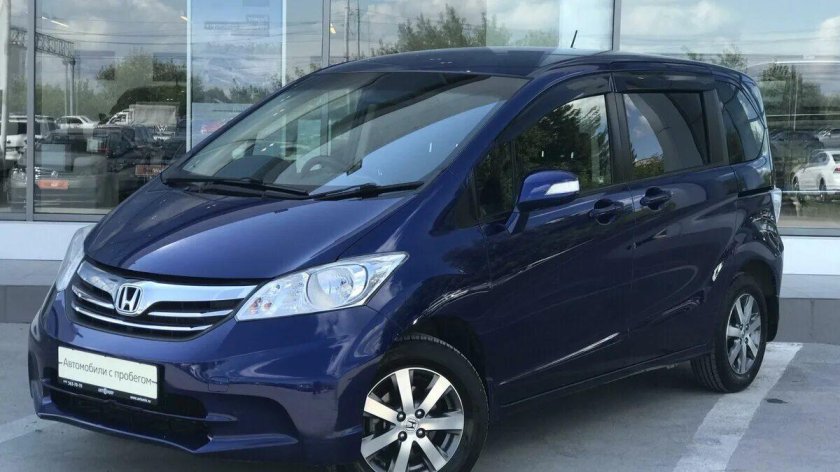 Хонда Фрид 2013 года