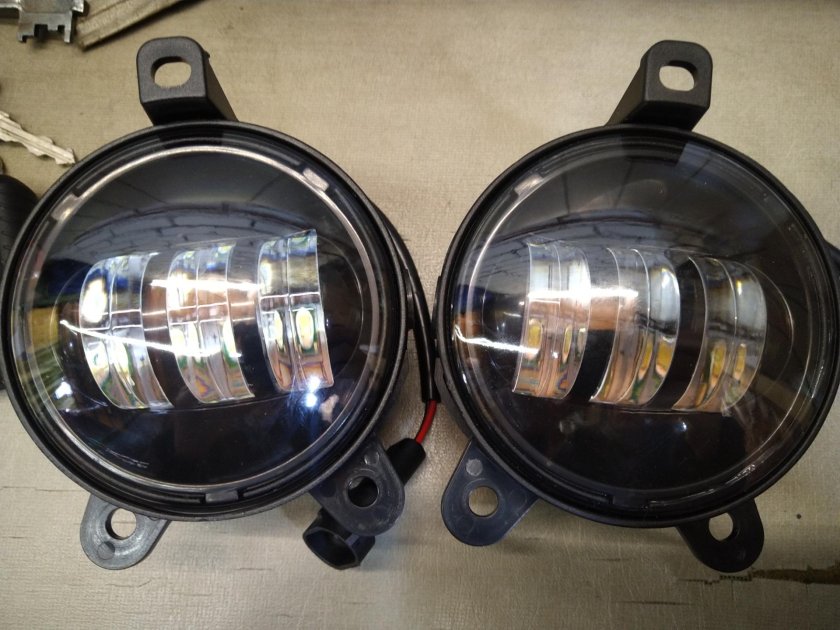 Светодиодные ПТФ Шевроле Нива