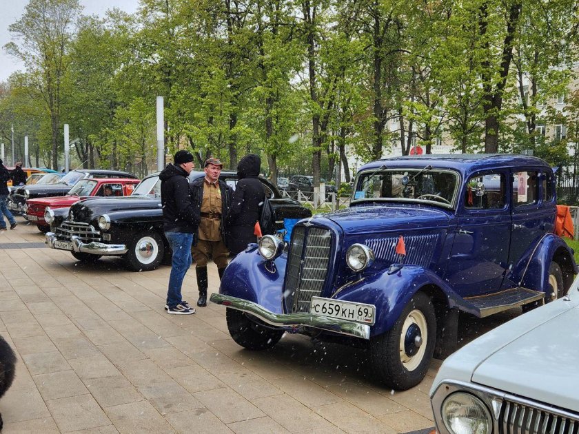 Выставка ретро автомобилей в москве