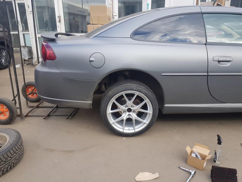 Dodge Stratus шина