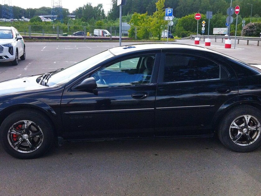 Додж стратус