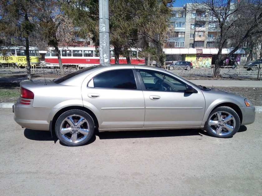 Dodge Stratus 2 на дисках