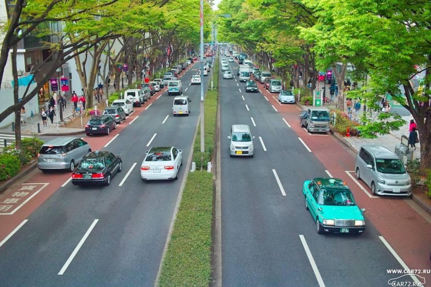 Левостороннее движение в Японии