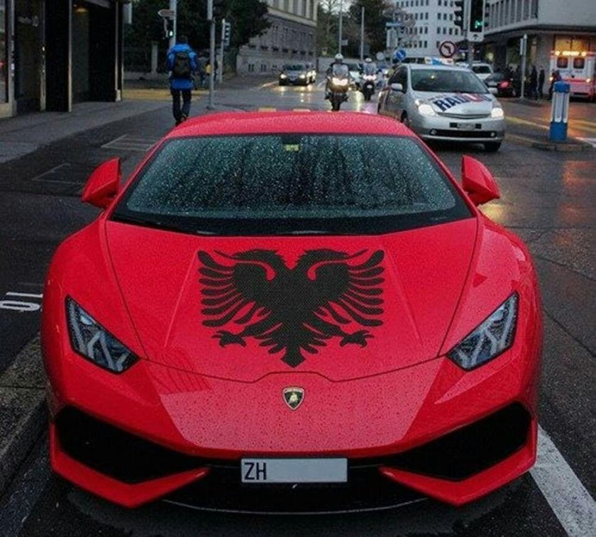 Автомобили Албании