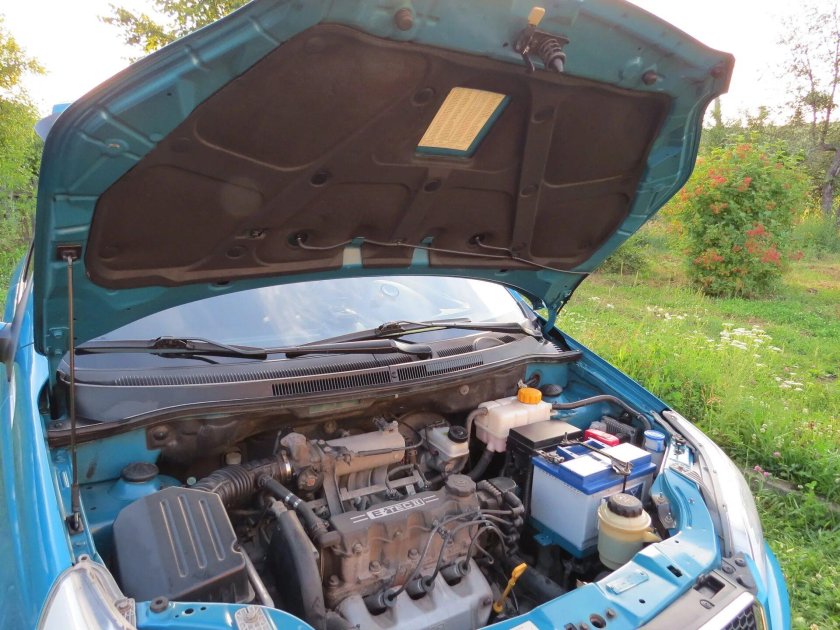 Шевроле Авео т250 под капотом