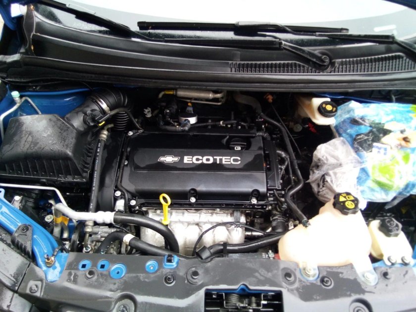 Шевроле Авео т300 моторный отсек