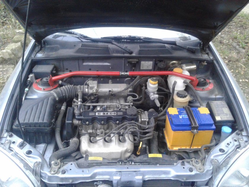 Ланос 1.5 под капотом