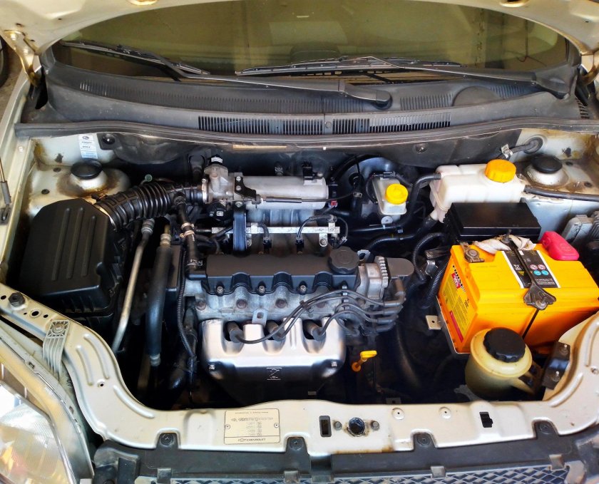 Шевроле Авео т250 под капотом