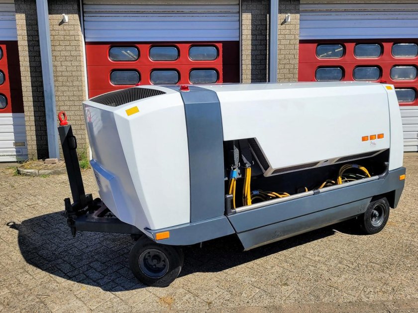 Поломоечная машина кархер