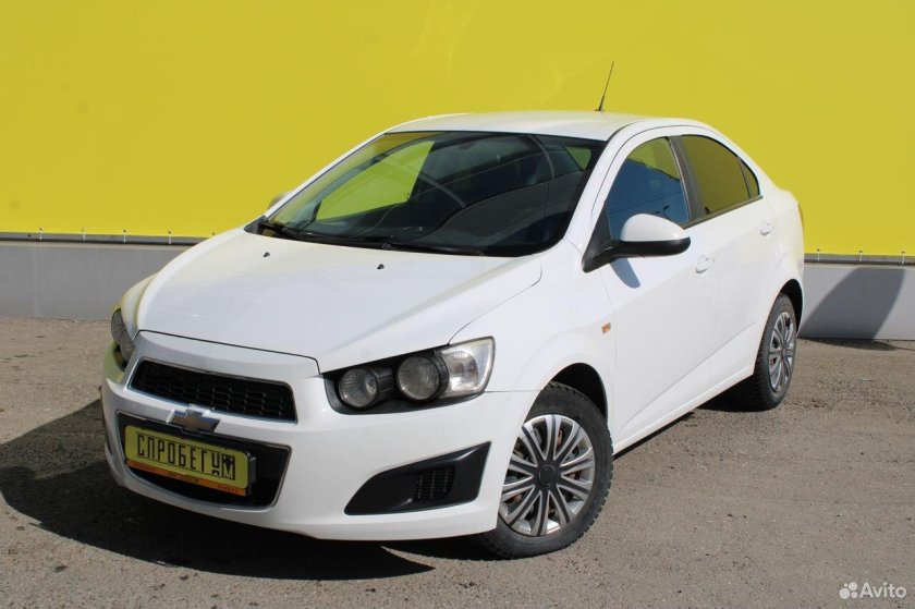 Шевроле авео белая 2013