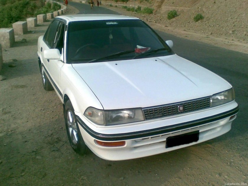 Toyota Corolla 1990