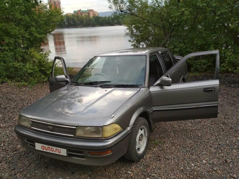 Toyota Corolla e90 1990