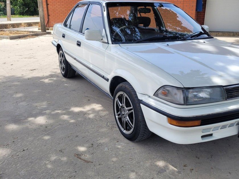 Тойота королла 1989