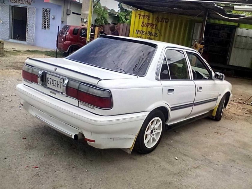Toyota Corolla 1990