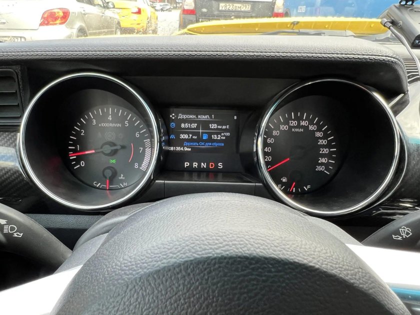 Форд Мустанг спидометр