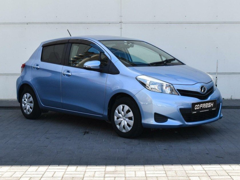 Тойота Витц 2011 года