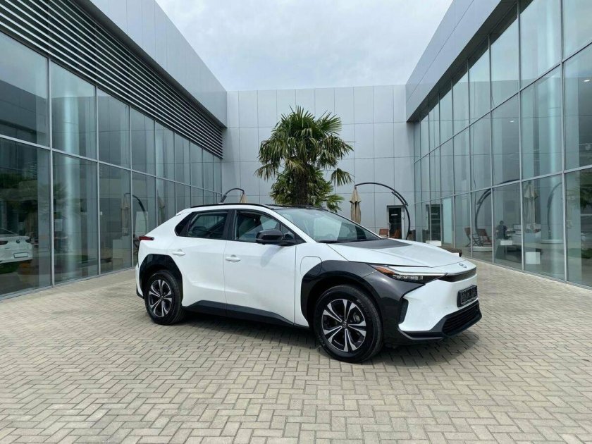 Тойота бз4х