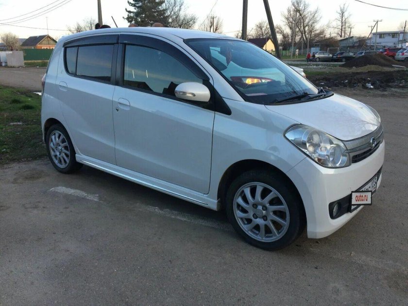 Daihatsu Mira l700