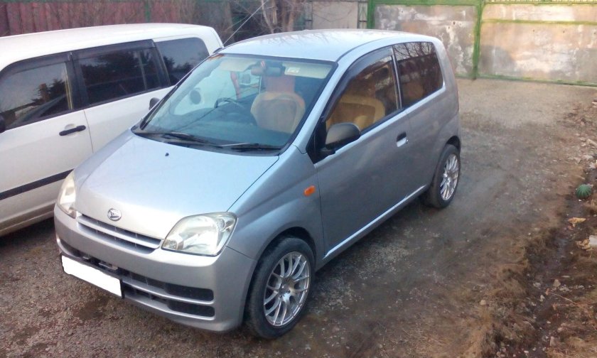 Daihatsu Mira l250