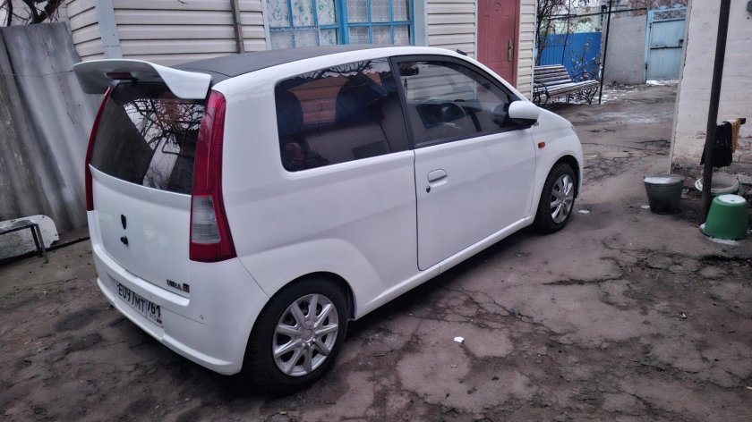 Daihatsu mira 2005