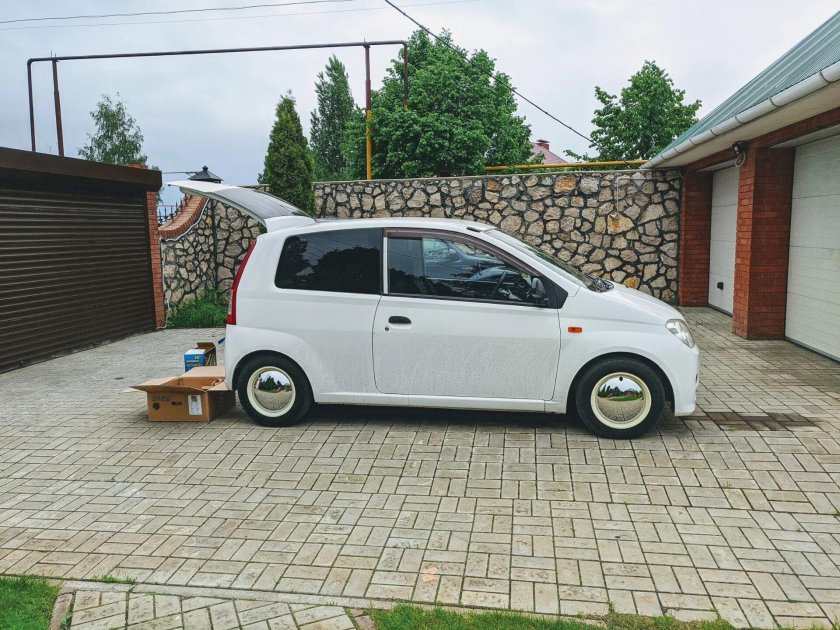 Daihatsu Mira l250