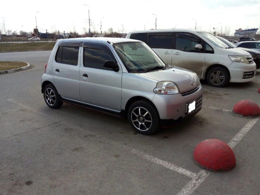 Дайхатсу esse