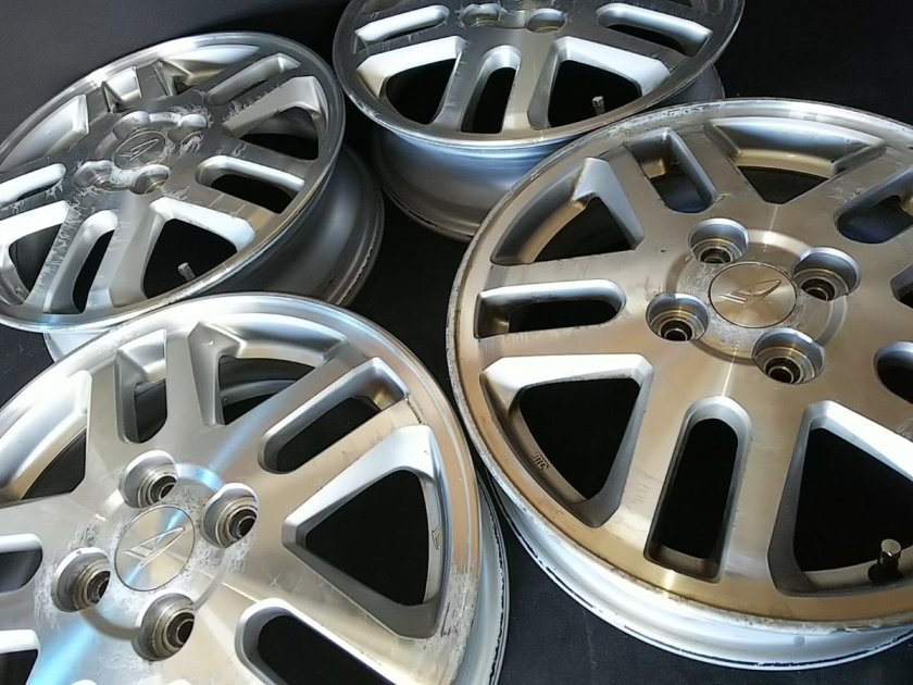 Дайхатсу оригинальные диски с хабами