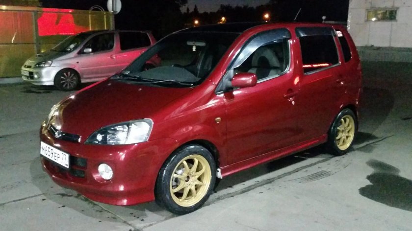 Daihatsu YRV 1.3